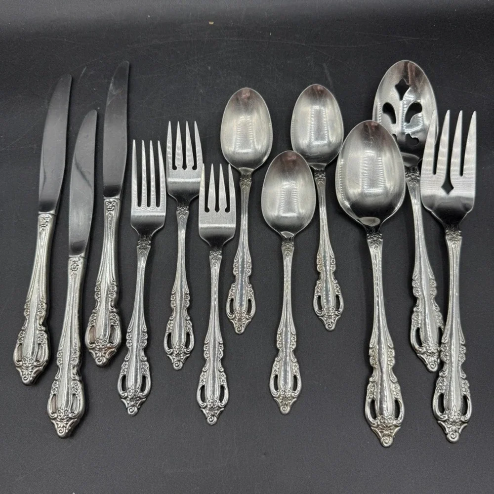 Oneida Samantha Flatware Set Stainless 12 Piece Floral Scroll Fork Spoon Serving